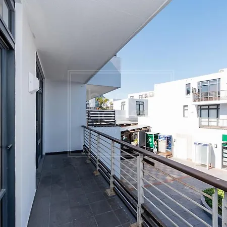 Luxury Beachfront Apartment In Eden On The Bay 191- 2 Bedroom Kaapstad Buitenkant foto
