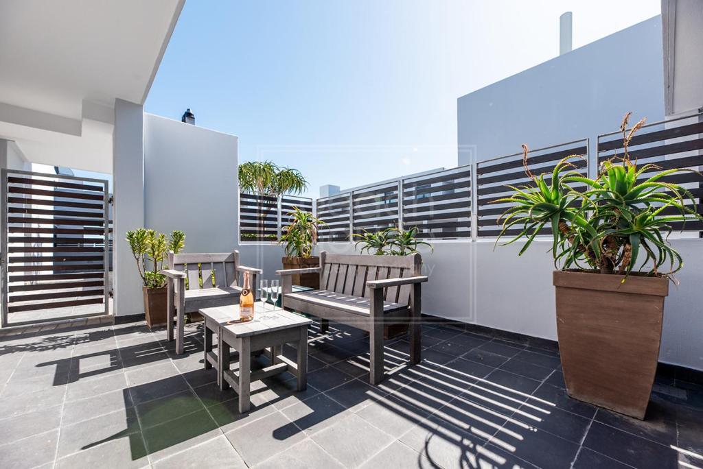 Luxury Beachfront In Eden On The Bay 191- 2 Bedroom Appartement *